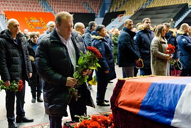 Оренбург простился с героями-летчиками